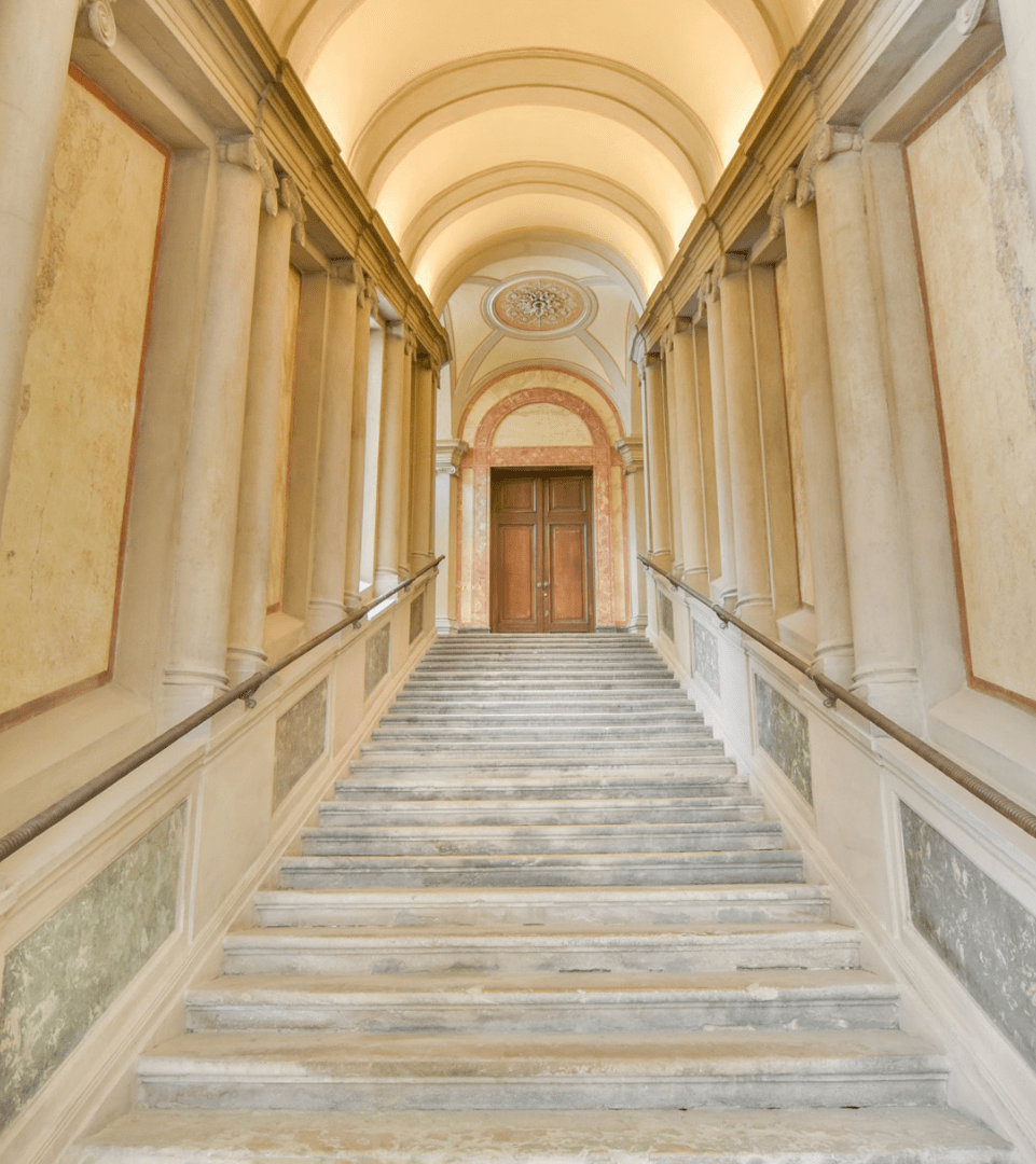 WHERE ELEGANCE MEETS HISTORY